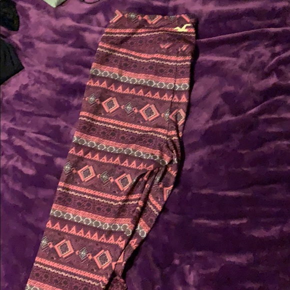 Hollister Tribal Leggings Size Large - Picture 2 of 3